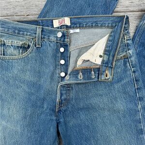 LEVIS 501 MID WASH JEANS